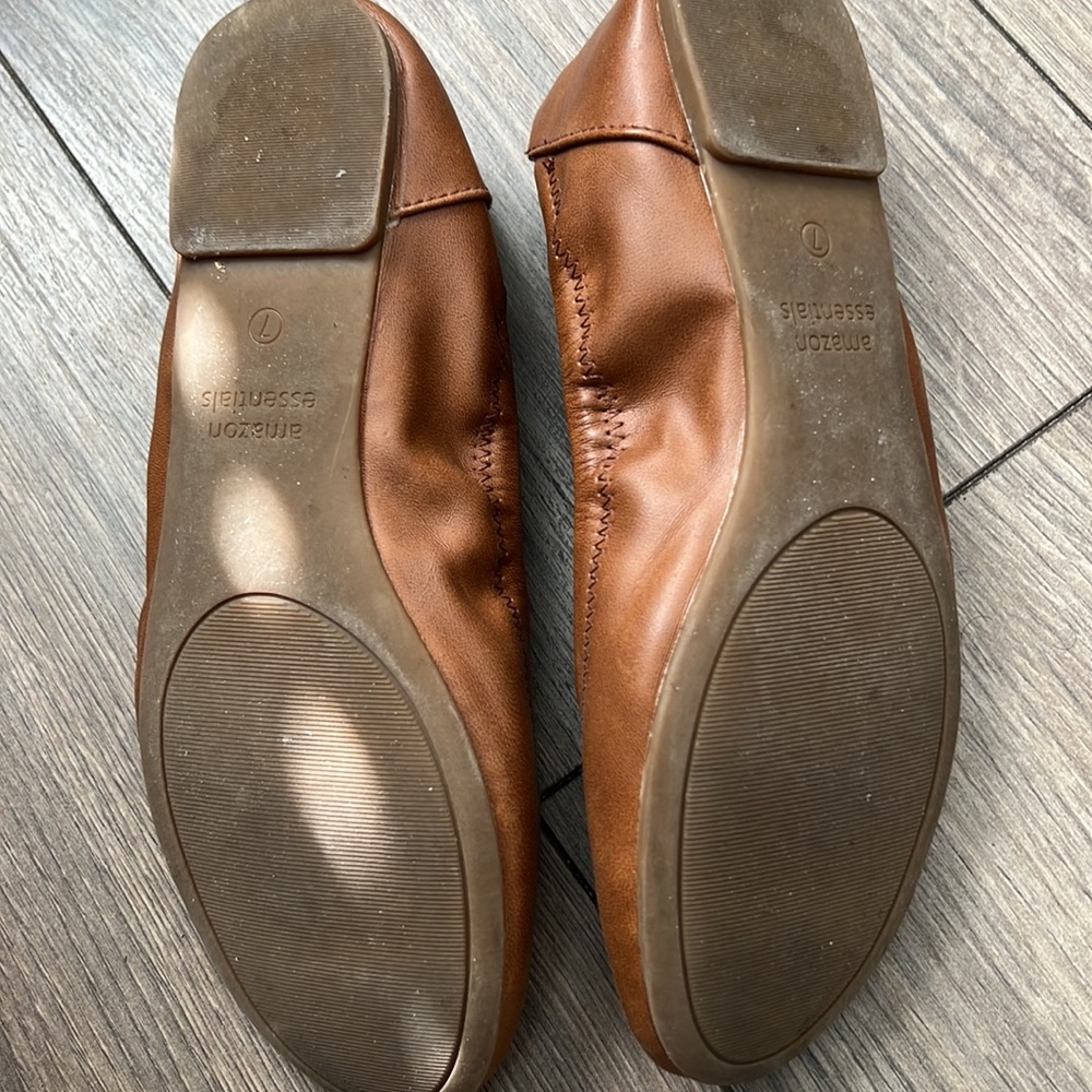 Amazon essentials flats - Picture 3 of 4